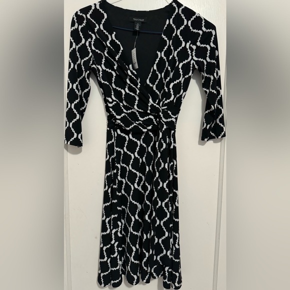 White house Black market jersey dress. - Picture 2 of 8